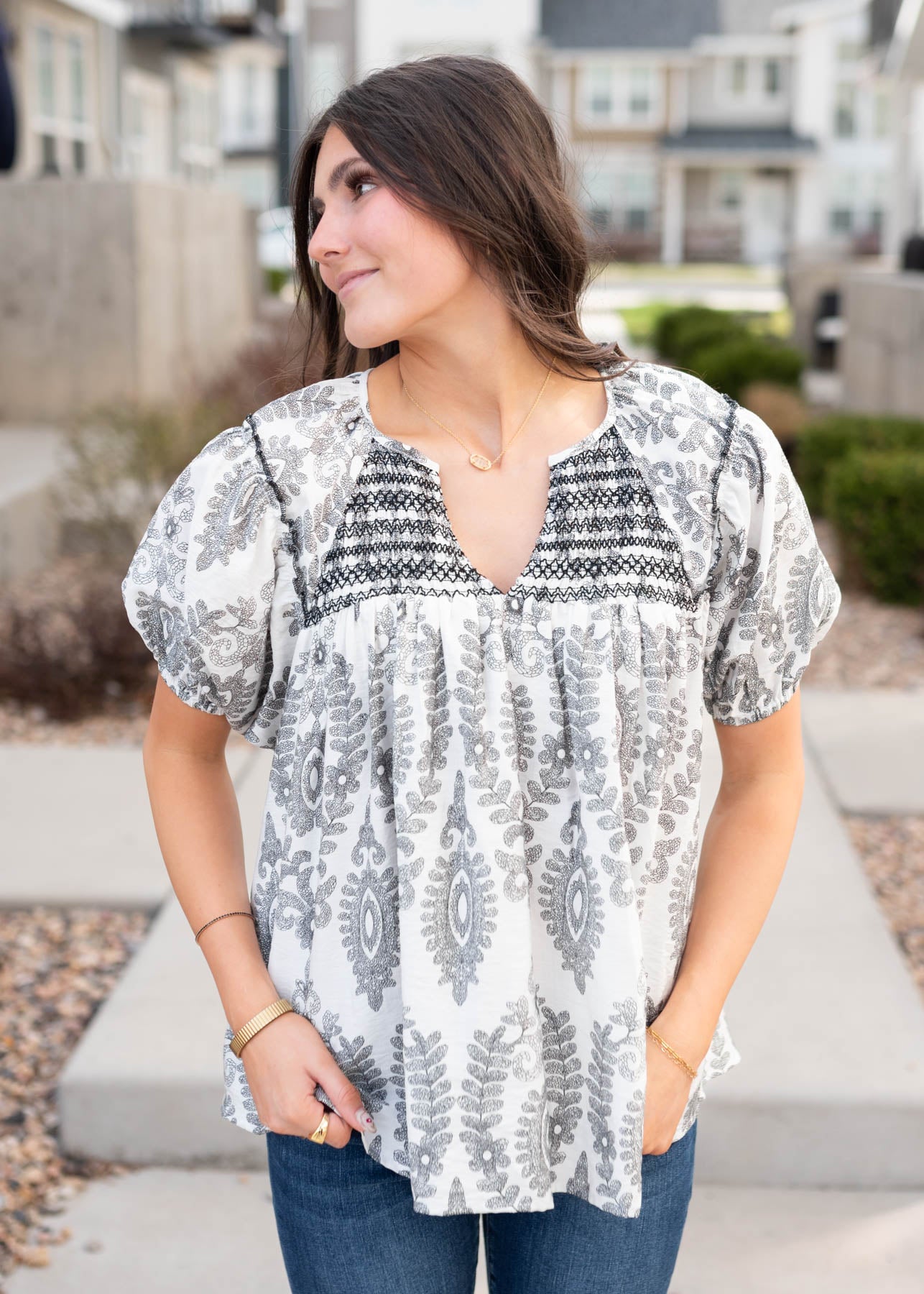 Short sleeve black pattern top