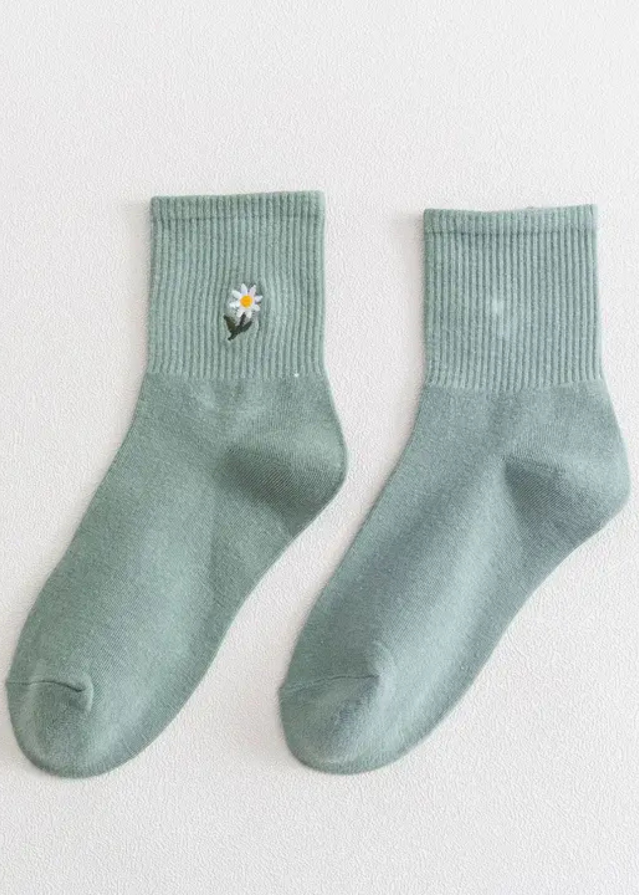Sage embroidered flower socks