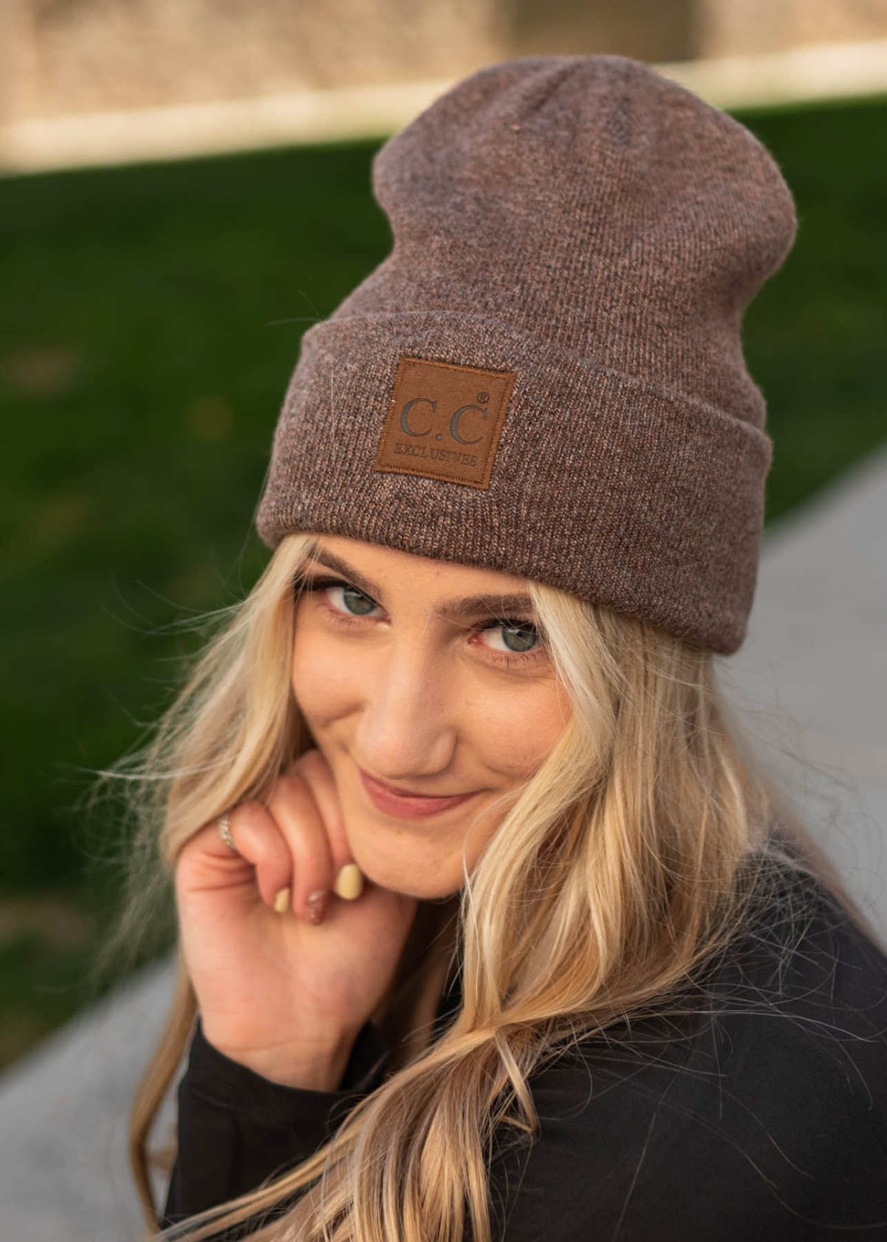 Mocha knit beanie that has a cuff