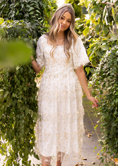 Short sleeve white floral dress with netting