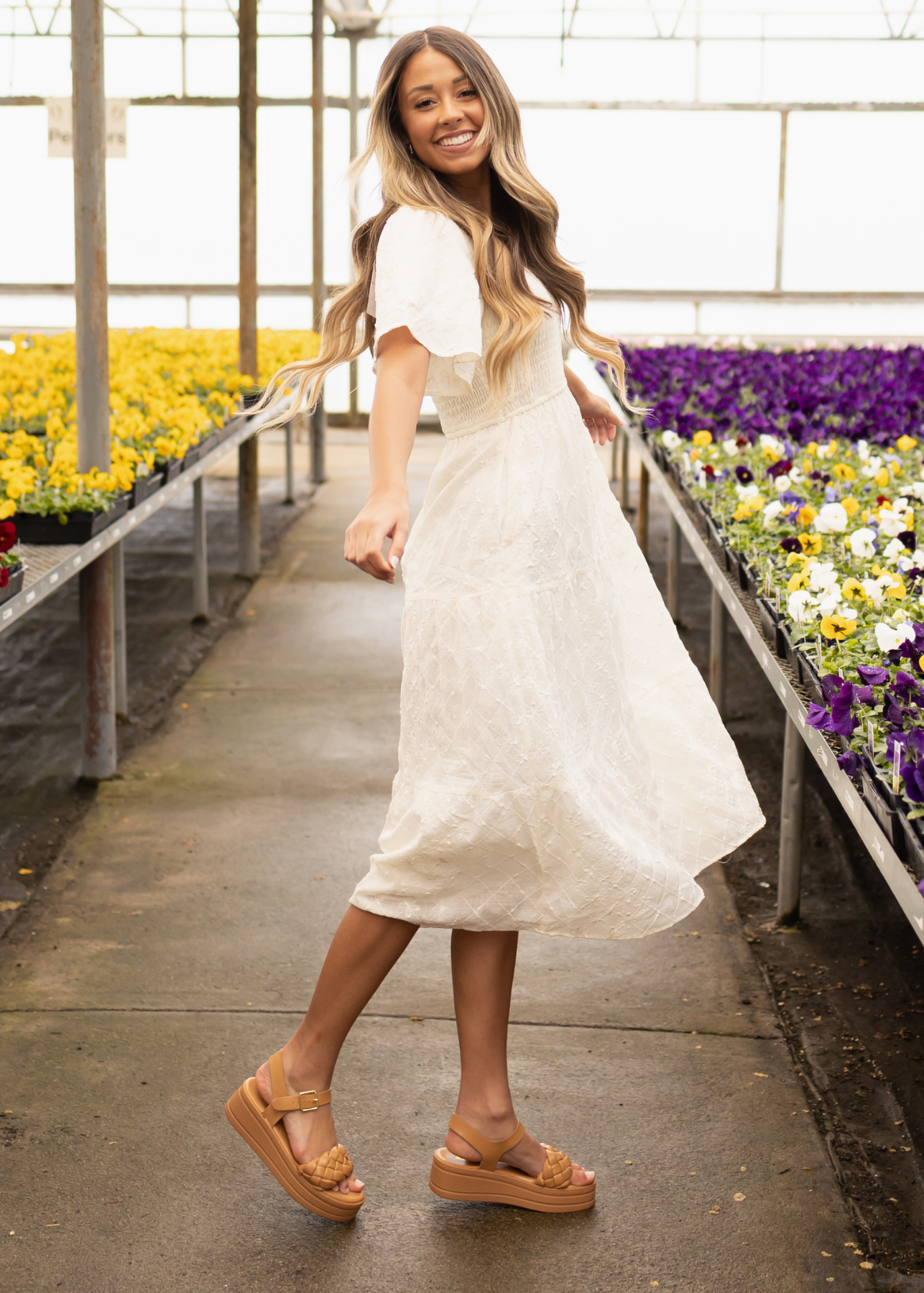 Short sleeve cream dress