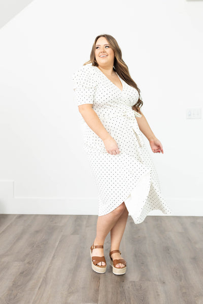 Plus size short sleeve white dot dress