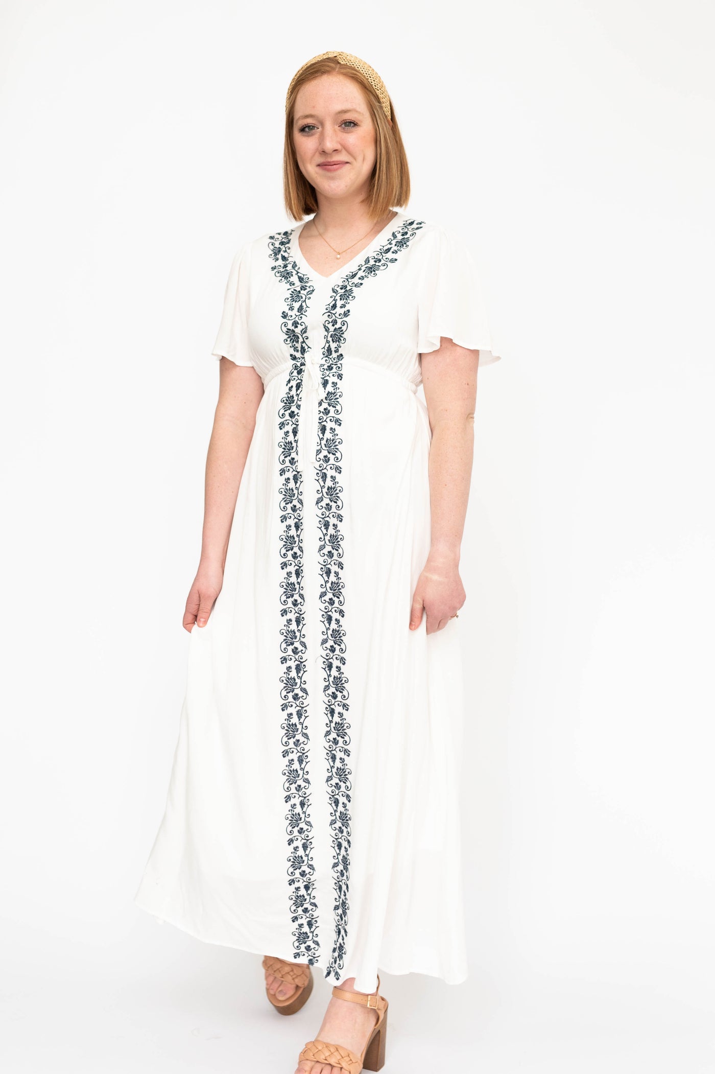 Short sleeve white dress with blue embroidery