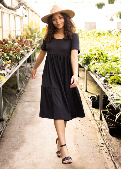 Short sleeve black dress