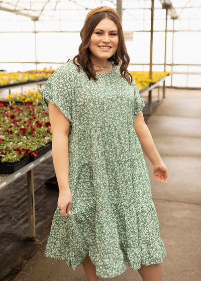 Plus size short sleeve green floral dress with pockets