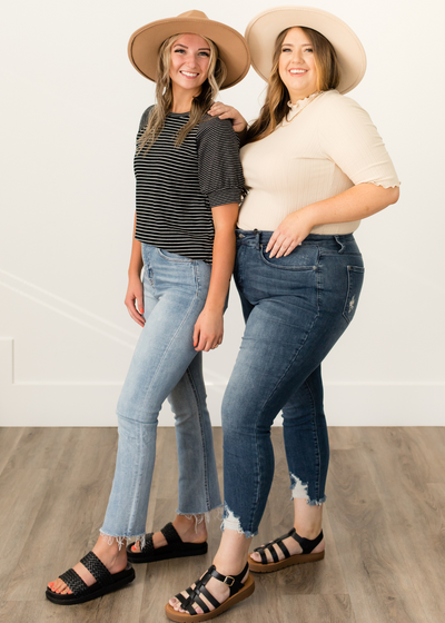 Lisa Medium Wash Jeans in Curvy