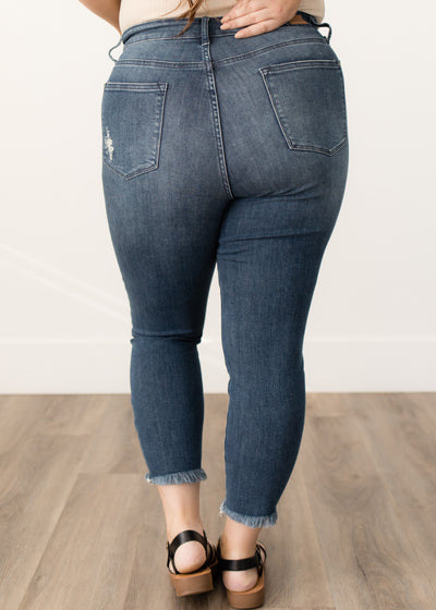 Lisa Medium Wash Jeans in Curvy