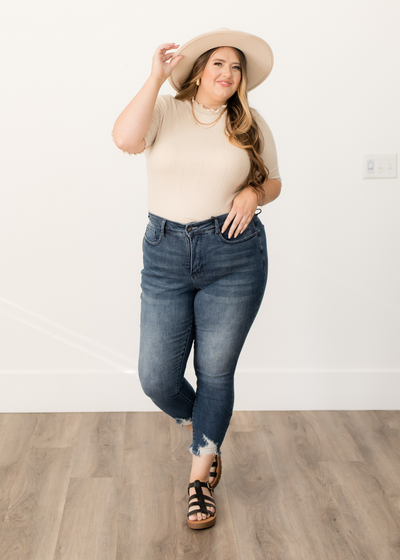 Lisa Medium Wash Jeans in Curvy