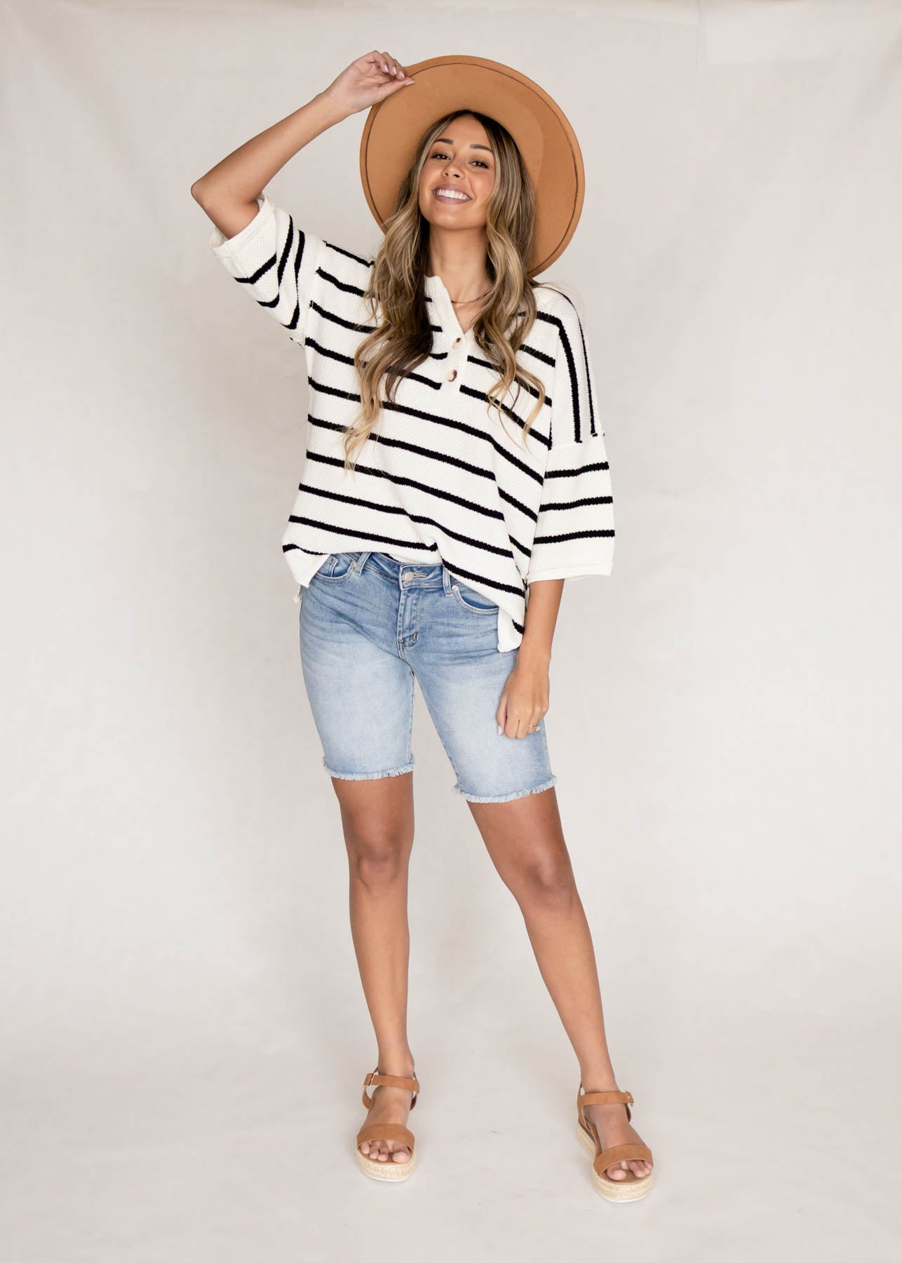 Medium wash shorts with light fronts