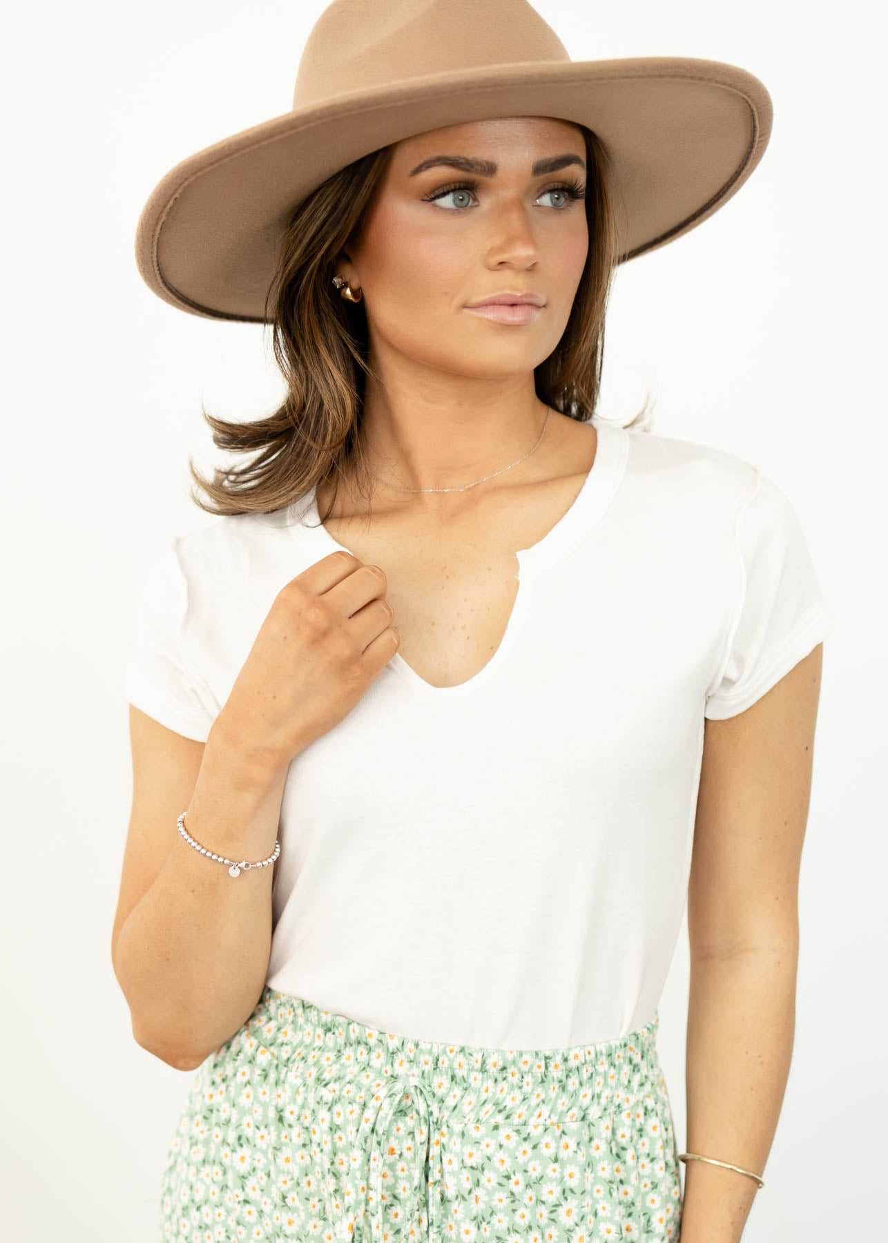 White top with short sleeves