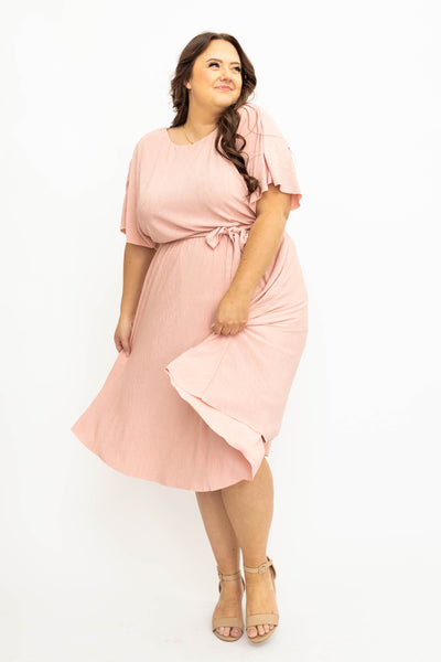 Plus size short sleeve pink dress with short sleeves and ties at the waist