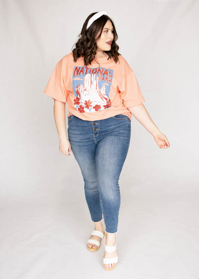 Plus size national park salmon top with short sleeves