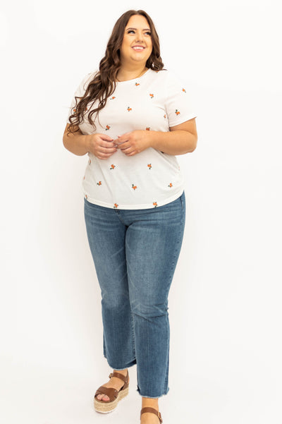 Straight leg plus size denim jeans with frayed edge