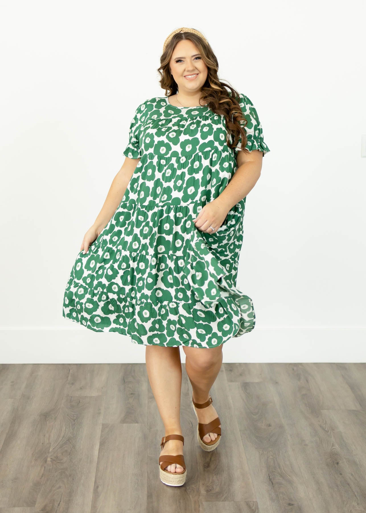 Short sleeve plus size green floral dress with pockets