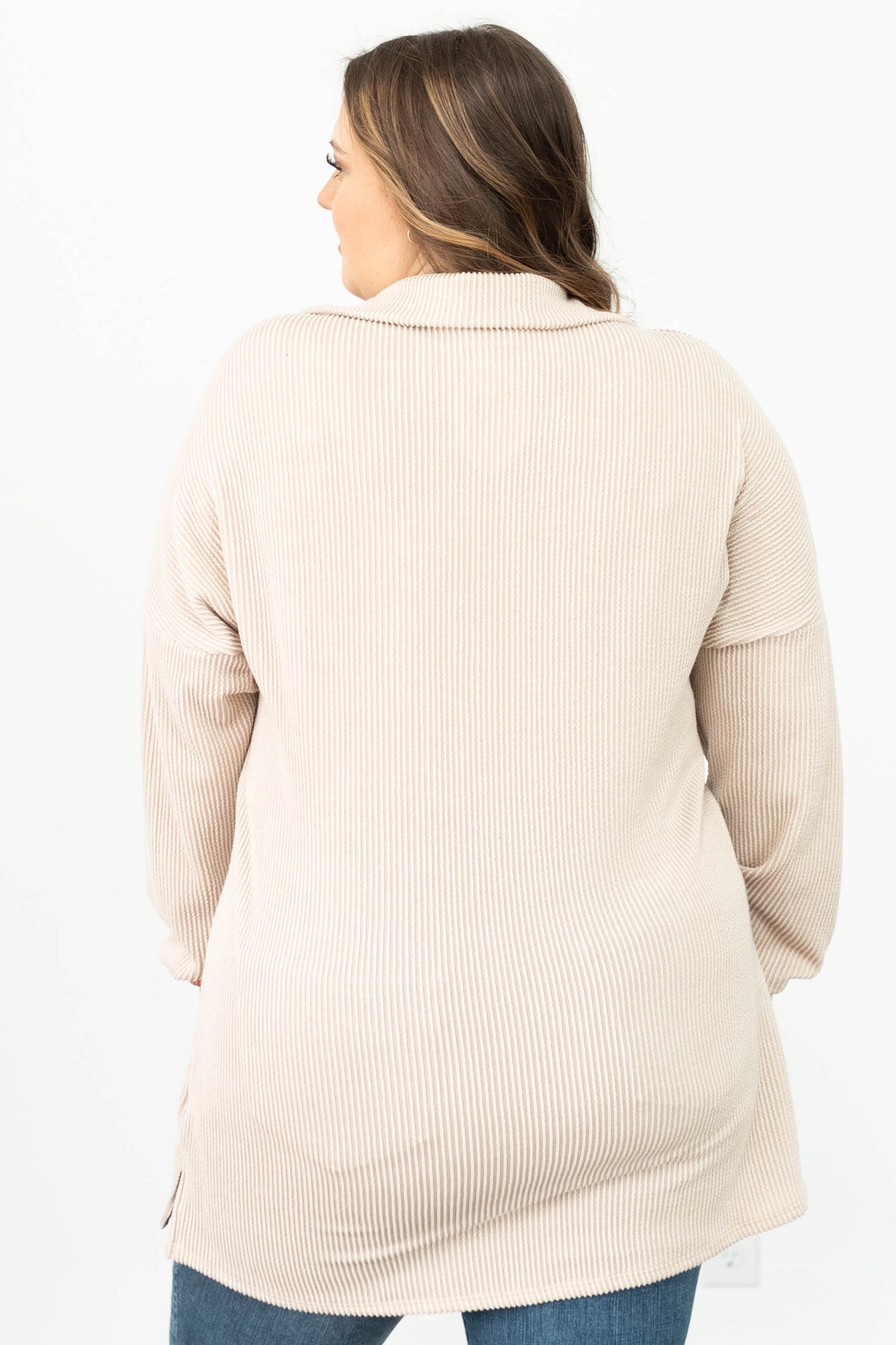 Back view of a plus size taupe ribbed shacket