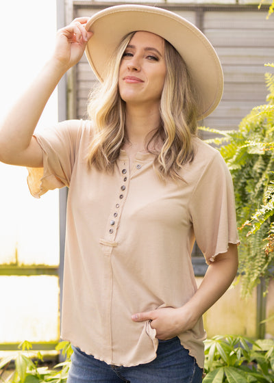 Short sleeve beige top with buttons