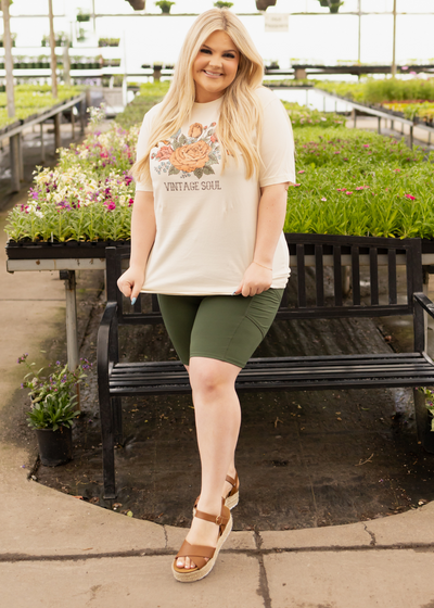 Plus size cream tee with flower print
