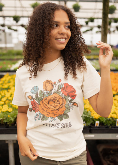 Short sleeve vintage soul graphic tee with flower print