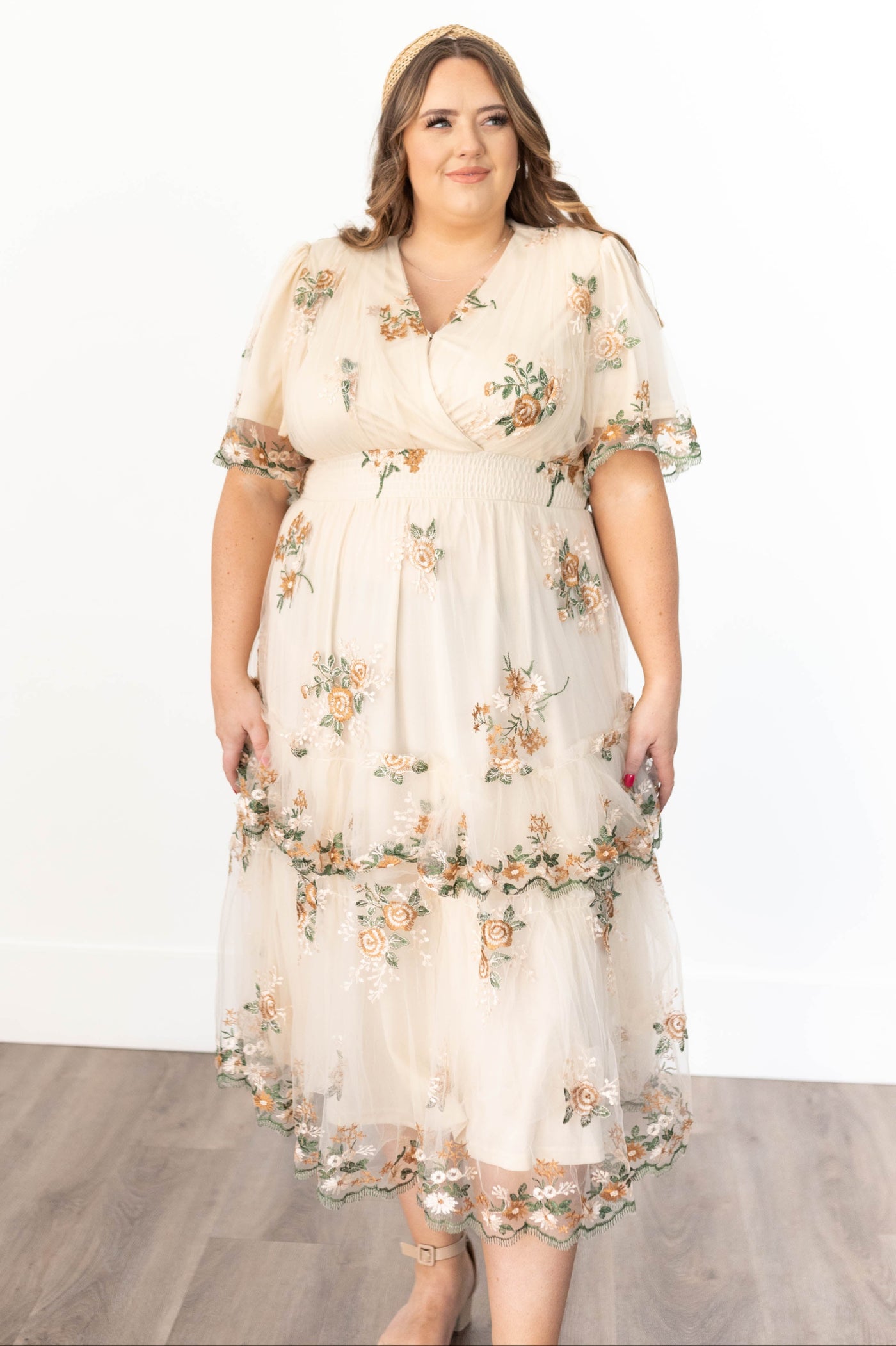 Short sleeve flower taupe dress