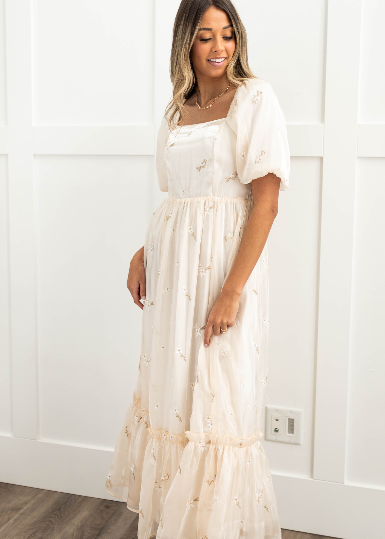 Short sleeve ivory dress